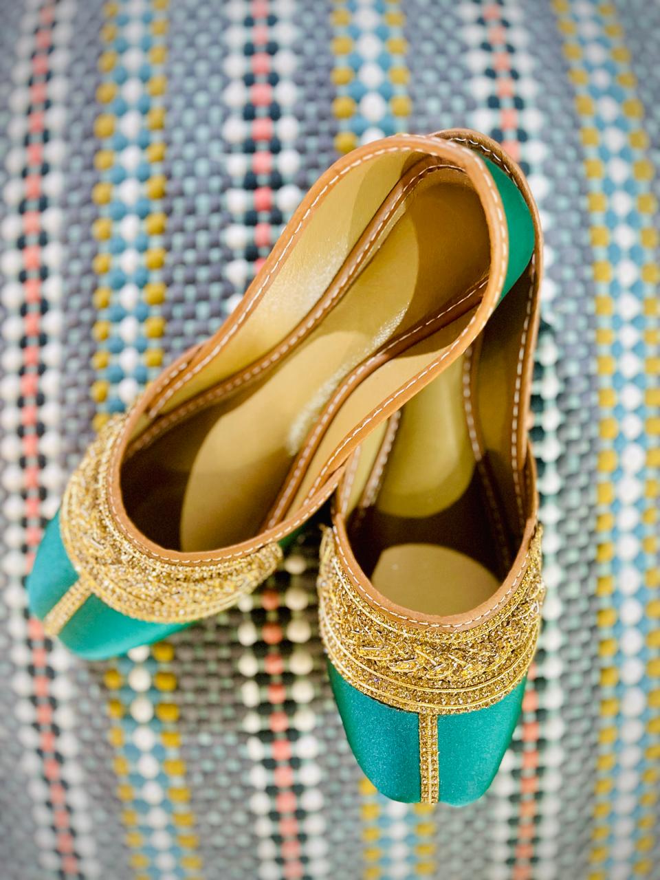 Simple Fancy Khussa – Elegant Everyday Sparkle Walk Inn