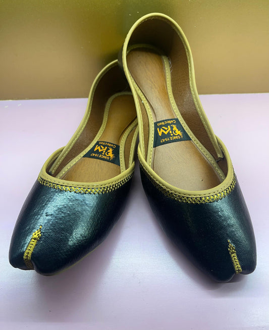 Simple Decent Khussa – Everyday Grace in a Classic Look Walk Inn