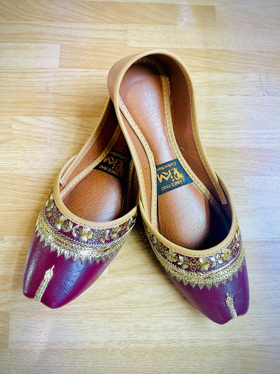Gul Dasta – Delicate Neck Work Khussa - Walk Inn