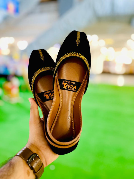 Simple Velvet Khussa – Black Base with Golden Thread Elegance Walk Inn