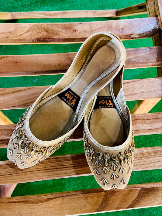 Fancy Bridal Khussa – Handcrafted Moti Elegance Walk Inn