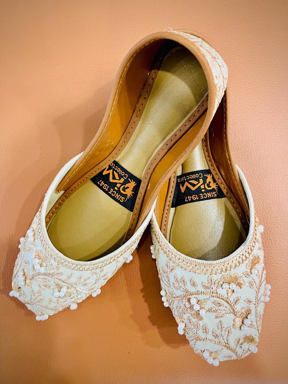 Zar Numa – Tilla & Moti Work Fancy Khussa - Walk Inn